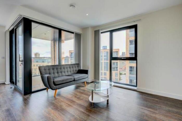 3 Bedroom Flat To Rent In Grafton Quarter, Croydon CR0