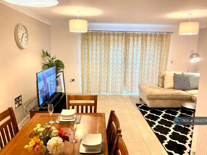 4 Bedroom Terraced House To Rent In Castleridge Drive, Greenhithe, DA9