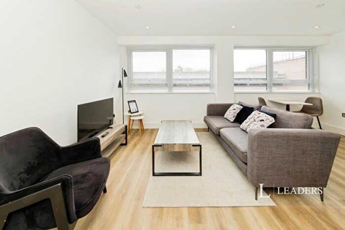 1 Bedroom Flat To Rent In Wood Street, East Grinstead, West Sussex, RH19