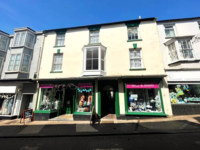 2 Bedroom Apartment For Sale In Fore Street, Seaton, Devon, EX12