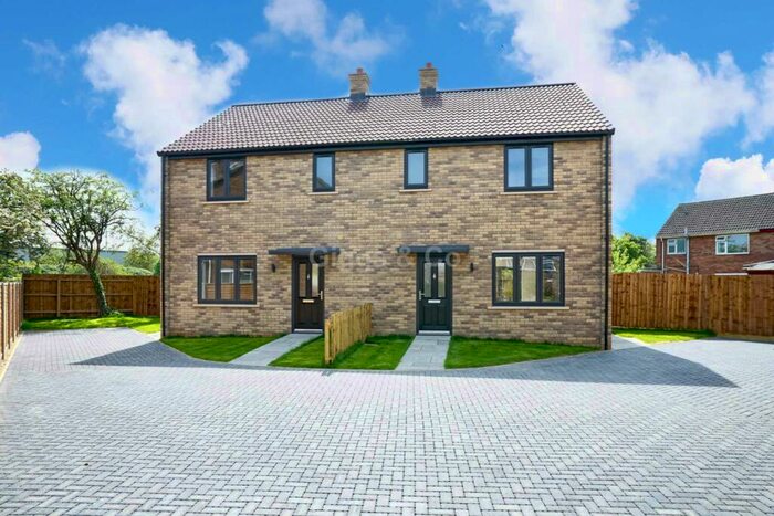 3 Bedroom Semi-Detached House To Rent In Pettit Road, Godmanchester, PE29