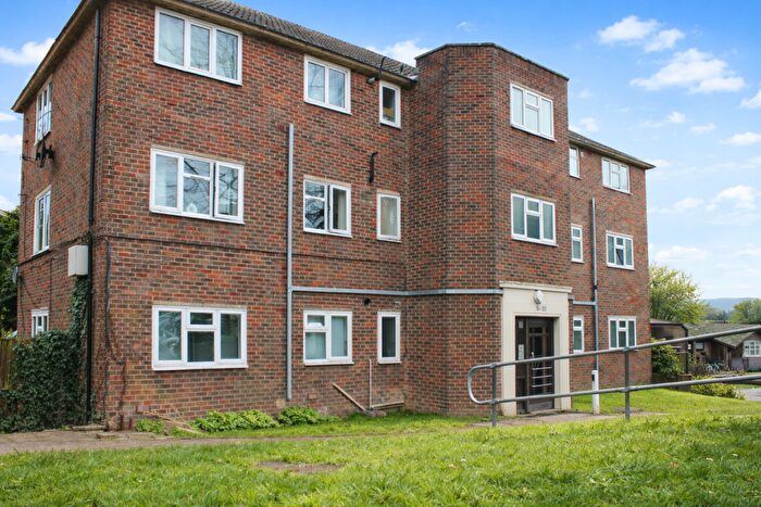 2 Bedroom Flat For Sale In Cambria Avenue, Rochester, Kent, ME1
