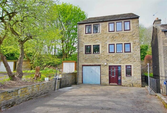 6 Bedroom Detached House For Sale In Shelf Hall Lane, Halifax, HX3