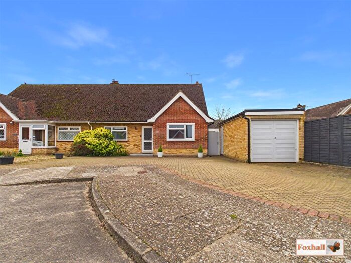2 Bedroom Semi Detached Bungalow For Sale In Bodiam Close, Ipswich, IP3