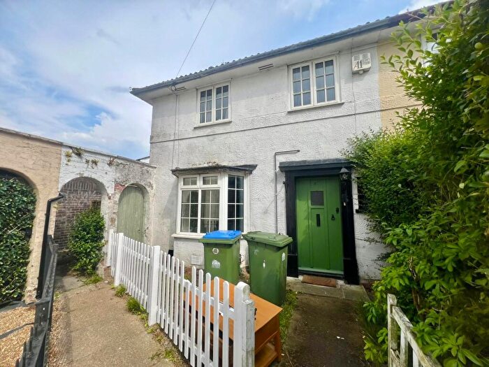 3 Bedroom End Of Terrace House To Rent In Capon Close, Mansbridge, Southampton, Hampshire, SO18