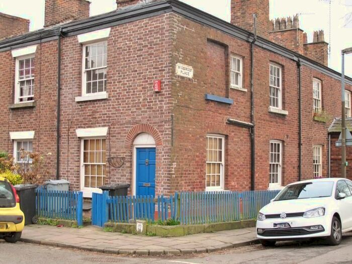 2 Bedroom End Of Terrace House To Rent In High Street, Macclesfield, SK11