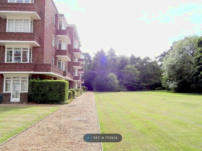 2 Bedroom Flat To Rent In Manor Court, Cambridge, CB3
