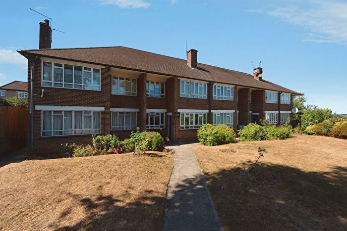 2 Bedroom Maisonette For Sale In Catsey Lane, Bushey, WD23