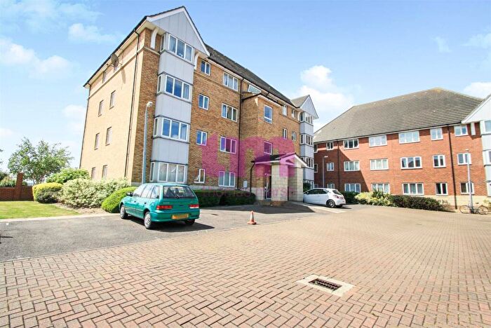 1 Bedroom Apartment For Sale In St Leonards Close, Grays, RM17