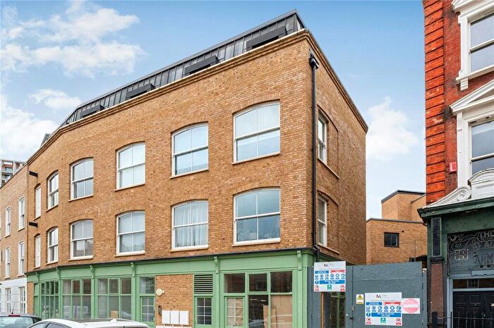 2 Bedroom Apartment For Sale In Stamford Road, London, N1