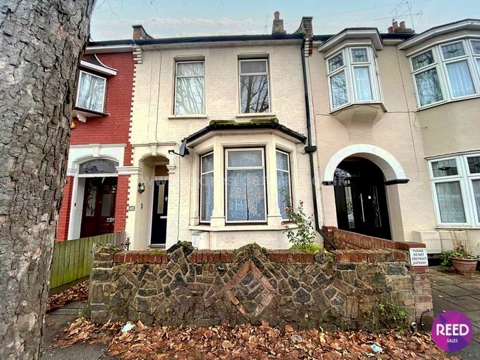 4 Bedroom Property To Rent In Inverness Avenue, Prittlewell, SS0