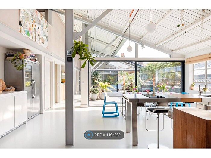 5 Bedroom Flat To Rent In Wotton Works, London, NW2