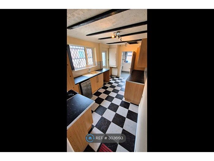 2 Bedroom Terraced House To Rent In Julian St, Grimsby, DN32