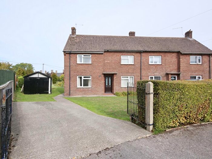 3 Bedroom Semi-Detached House For Sale In Waterlake, Stalbridge, DT10