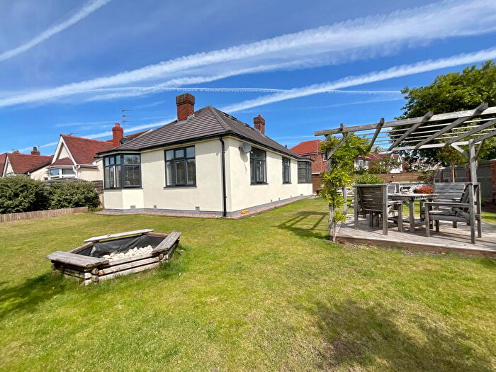 3 Bedroom Detached Bungalow For Sale In Radnor Drive, Churchtown, Southport, PR9
