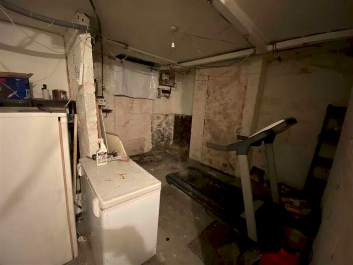 3 Bedroom Terraced House For Sale In Highfield Road, Salford, M6