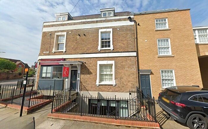 3 Bedroom Apartment To Rent In St. Johns Street, Hertford, SG14