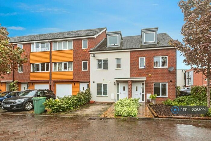 3 Bedroom End Of Terrace House To Rent In Wylie Gardens, Basingstoke, RG24