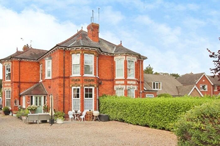 3 Bedroom Semi-Detached House For Sale In Doddington Road, Lincoln, LN6