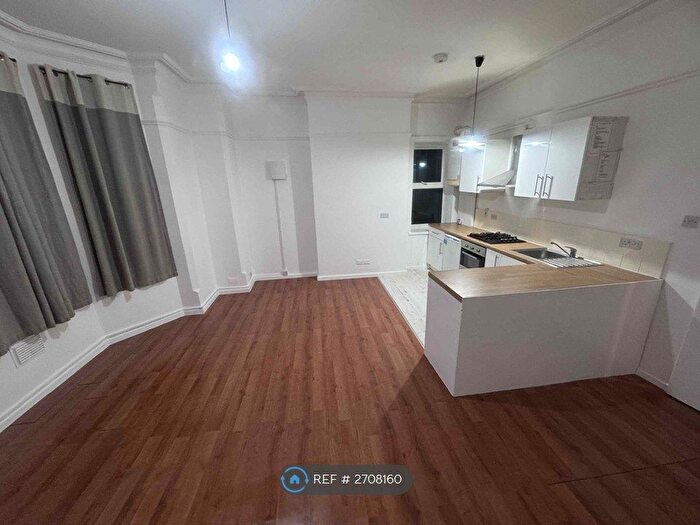 1 Bedroom Flat To Rent In Tavistock Court, Luton, LU1