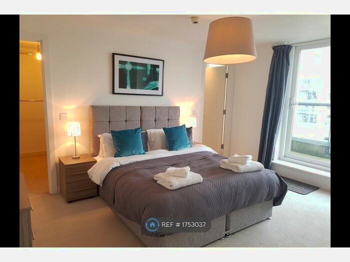 2 Bedroom Flat To Rent In Point Pleasant, London, SW18