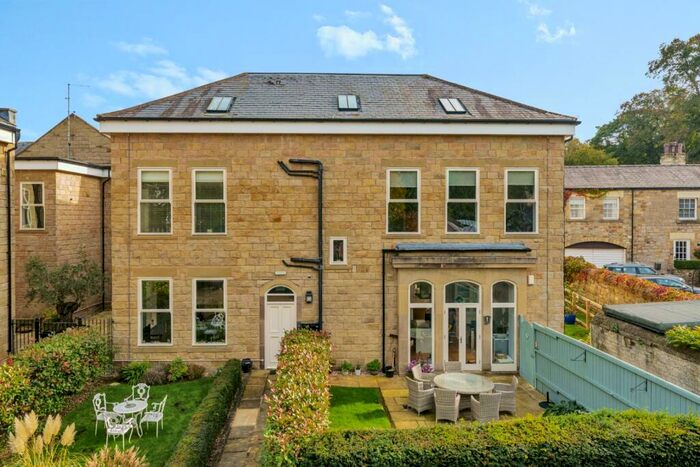 3 Bedroom Flat For Sale In Sicklinghall Road, Wetherby, West Yorkshire, LS22