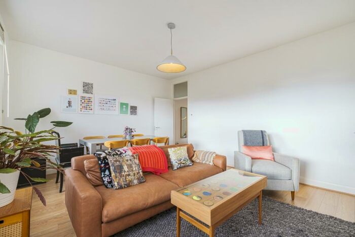 2 Bedroom Flat To Rent In Courthill Road London, SE13