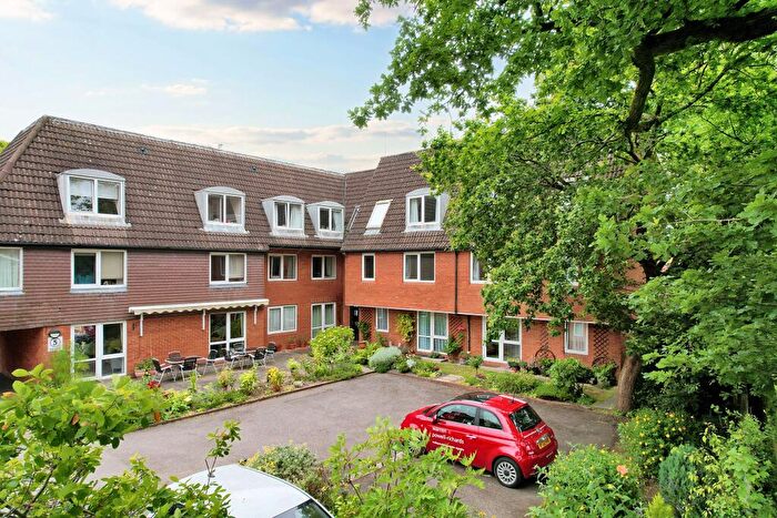 1 Bedroom Apartment To Rent In Wey Hill, Haslemere, Surrey, GU27