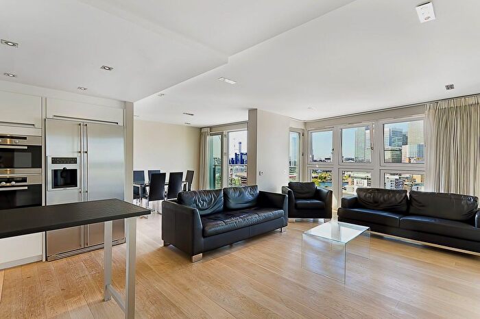 2 Bedroom Flat For Sale In Fairmont Avenue, London, E14