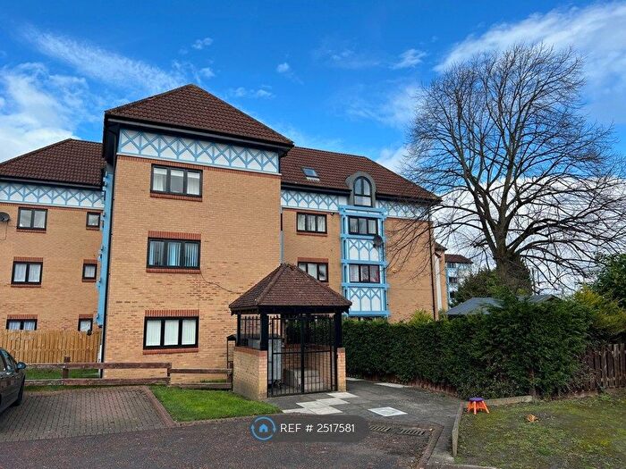 2 Bedroom Maisonette To Rent In Cartington Court, Newcastle Upon Tyne, NE3