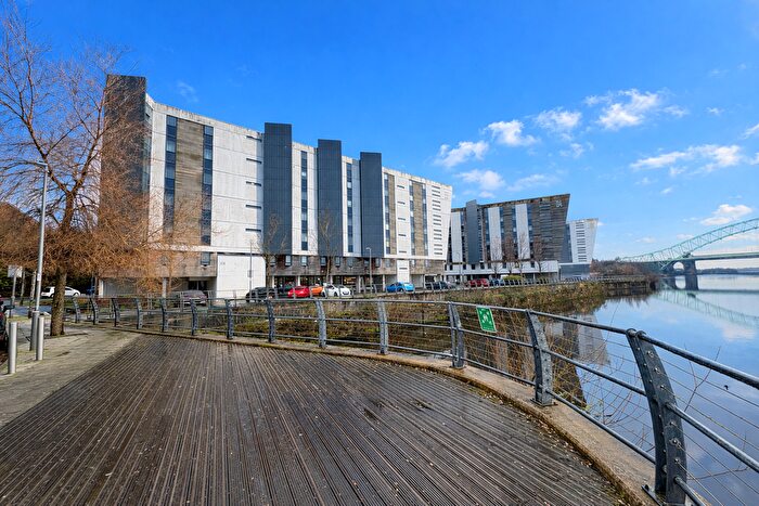 2 Bedroom Flat To Rent In The Decks, Runcorn, WA7