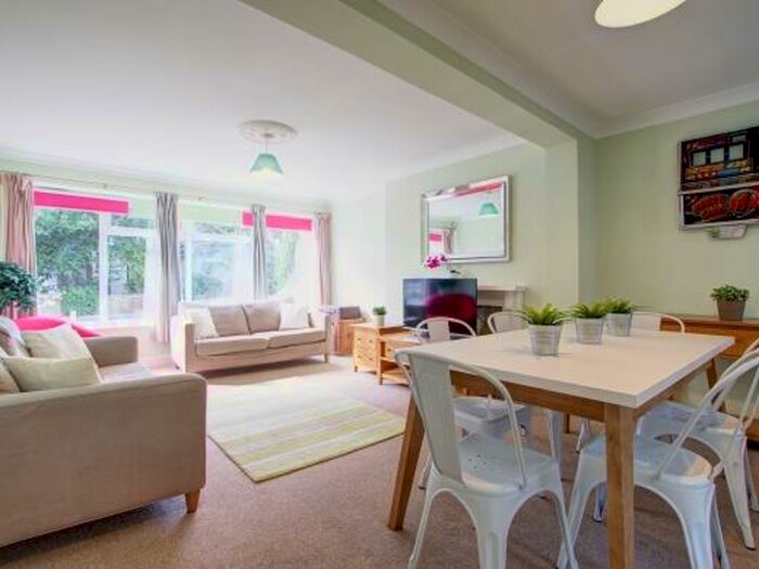 5 Bedroom Terraced House To Rent In Union Road, Exeter, EX4