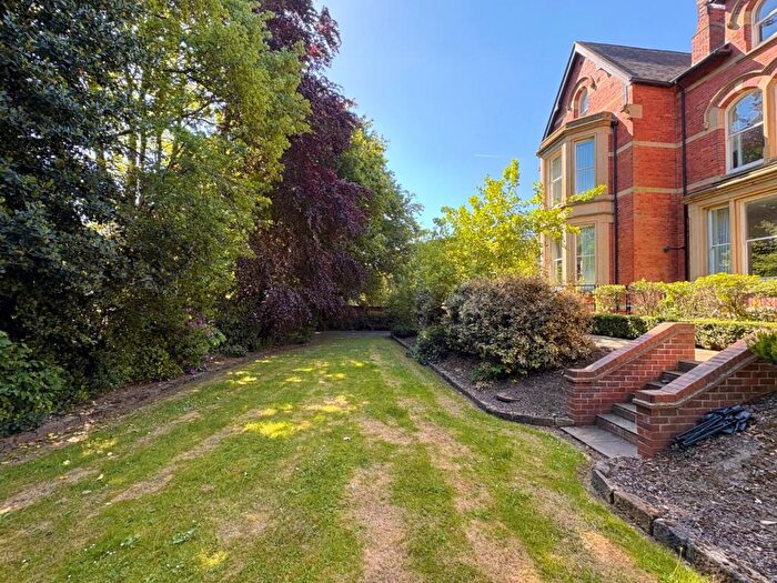 2 Bedroom Flat To Rent In Cardigan Road, Headingley, Leeds, LS6