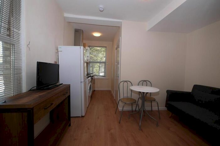 Studio To Rent In Barking Road, London, E13