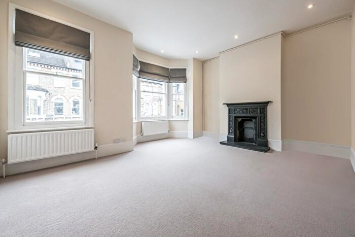 1 Bedroom Flat To Rent In Sangora Road, Battersea, London, SW11