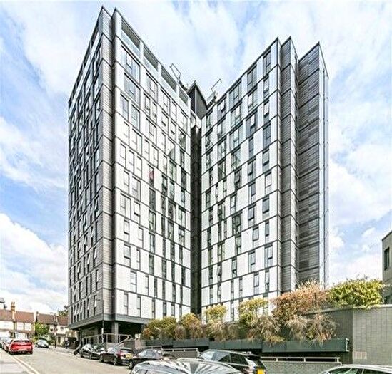 2 Bedroom Flat To Rent In Masons Avenue, Croydon, CR0