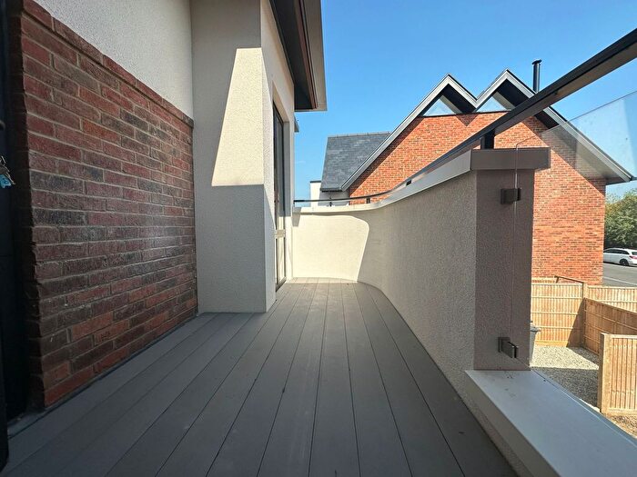 2 Bedroom Flat To Rent In Queens Road, Truscott House, CT5