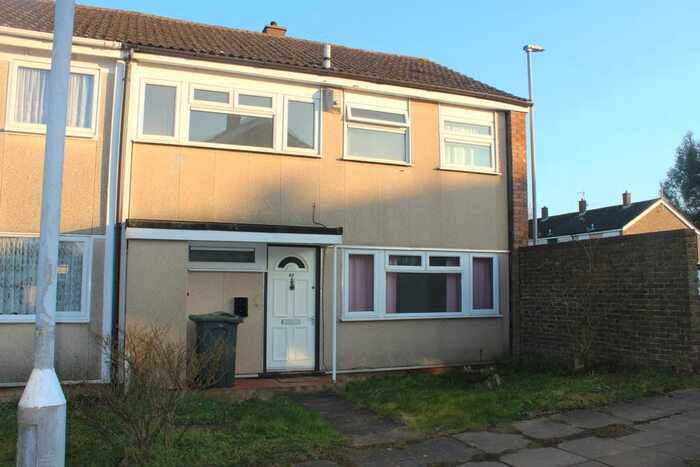 4 Bedroom End Of Terrace House To Rent In Flint Close, Luton, LU3