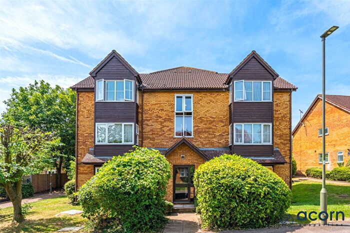 Studio For Sale In Beaumaris Green, Welsh Harp Village, London, NW9