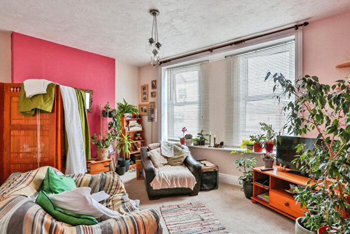 3 Bedroom Maisonette For Sale In Salisbury Road, Bournemouth, Dorset, BH1