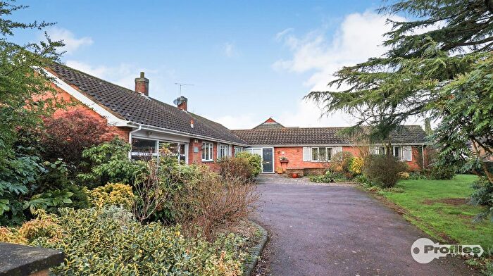 4 Bedroom Detached Bungalow For Sale In The Fairway, Burbage, Hinckley, LE10