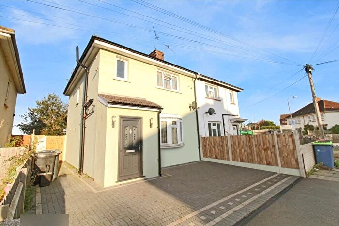 3 Bedroom Semi Detached House To Rent In Shamrock Road, Gravesend, DA12