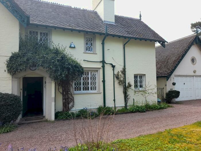 2 Bedroom Apartment To Rent In Wolseley Bridge, ST17