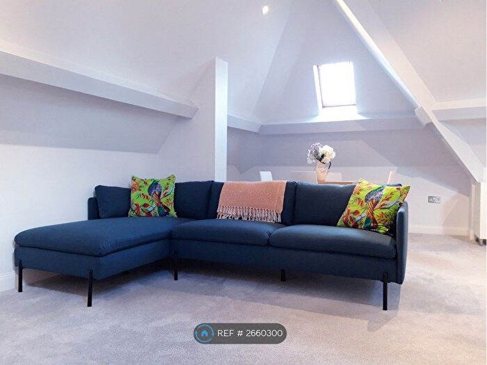 2 Bedroom Flat To Rent In Park Road, Moseley, Birmingham, B13