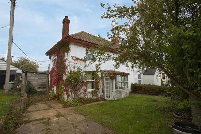 3 Bedroom Semi-Detached House For Sale In Circular Road, Betteshanger, CT14