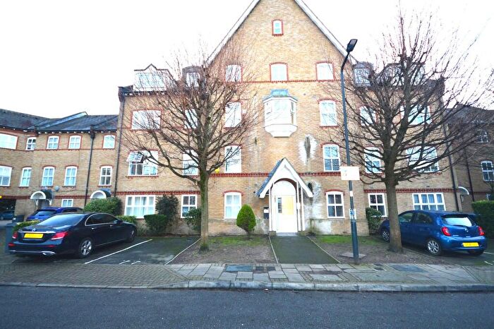 2 Bedroom Apartment For Sale In Chamberlayne Avenue, Wembley, HA9
