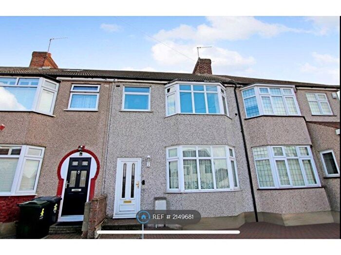 3 Bedroom Terraced House To Rent In Fleet Road, Dartford, DA2