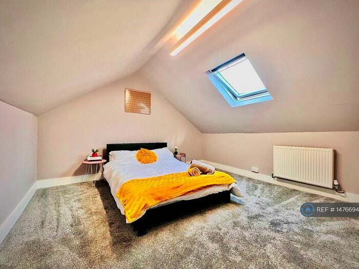 2 Bedroom Flat To Rent In Shirley Road, Cardiff, CF23