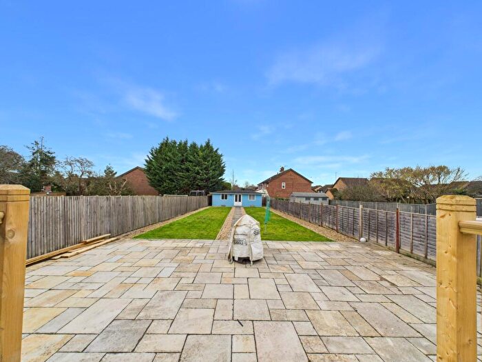 4 Bedroom Detached House For Sale In Bath Road, Calcot, Reading, RG31 - Photo 2