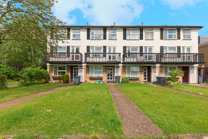 4 Bedroom House To Rent In Rodney Road, New Malden, KT3